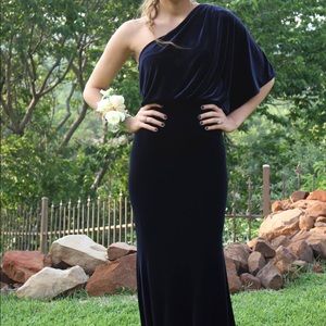 Beautiful velvet one shoulder elegant prom dress